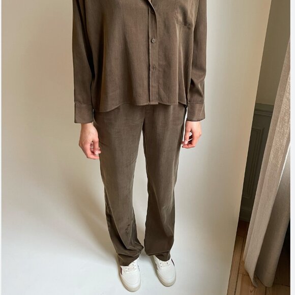 Djerf Avenue Pants - Djerf Avenue On The Go Pants Mocha